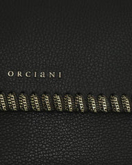 orciani, borsa a spalla grande realizzata interamente in pelle con bordi rifiniti B01979CHA-001