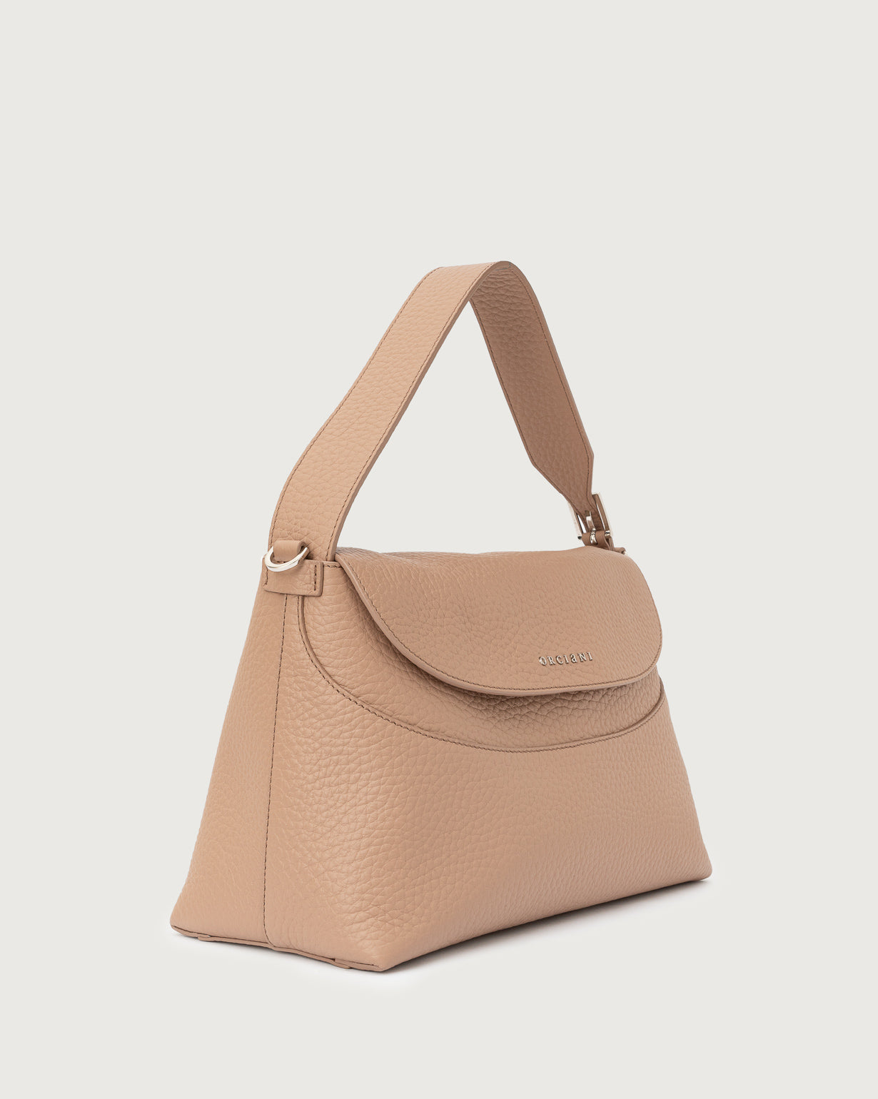 De Santis | Borsa a Spalla Orciani Nana Soft in Pelle Martellata B02176SOF – Stile e Versatilità per la Donna Contemporanea