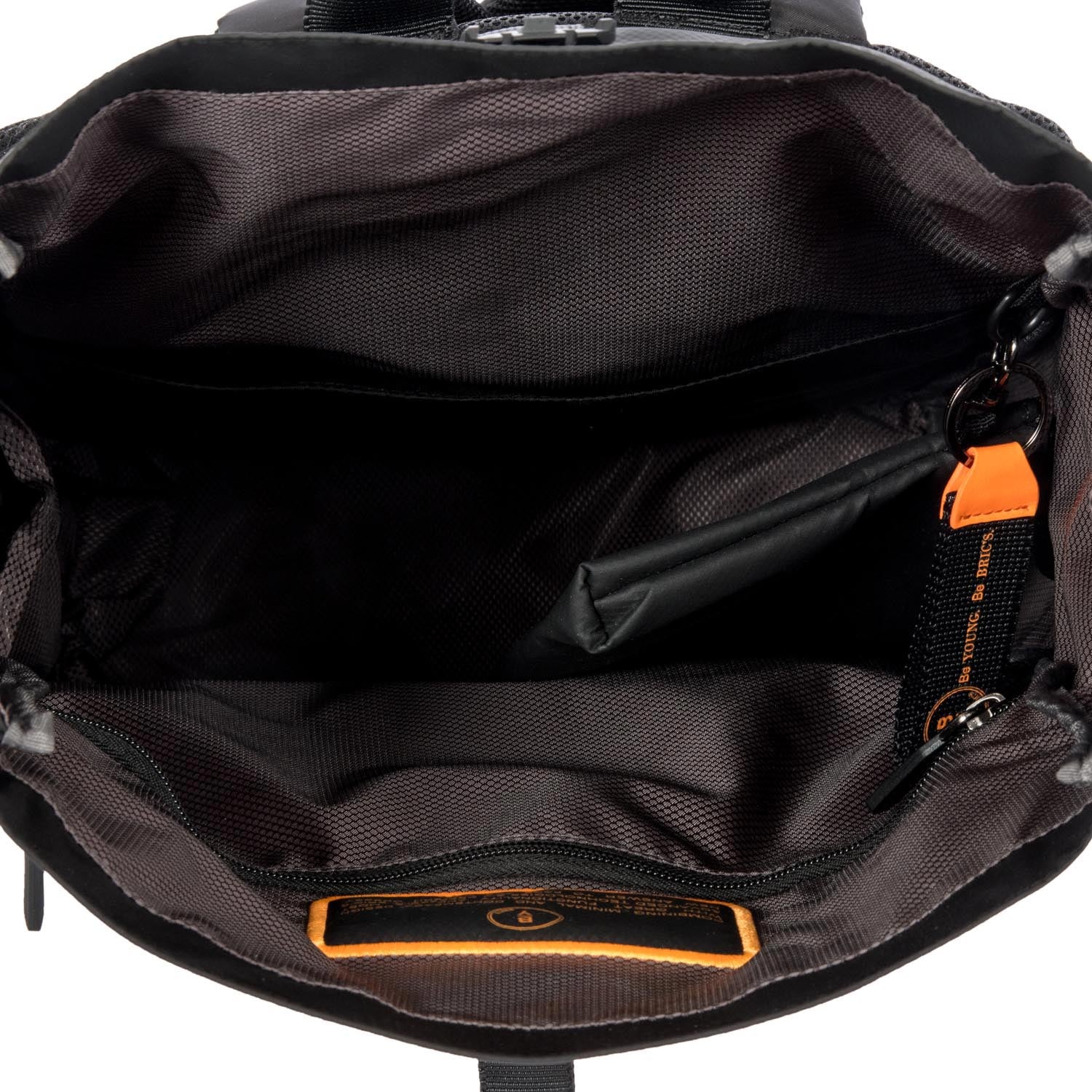 Bric's Zaino eolo Design Medio BY Nero zaino con scomparto porta documenti e porta PC B3Y04493.001