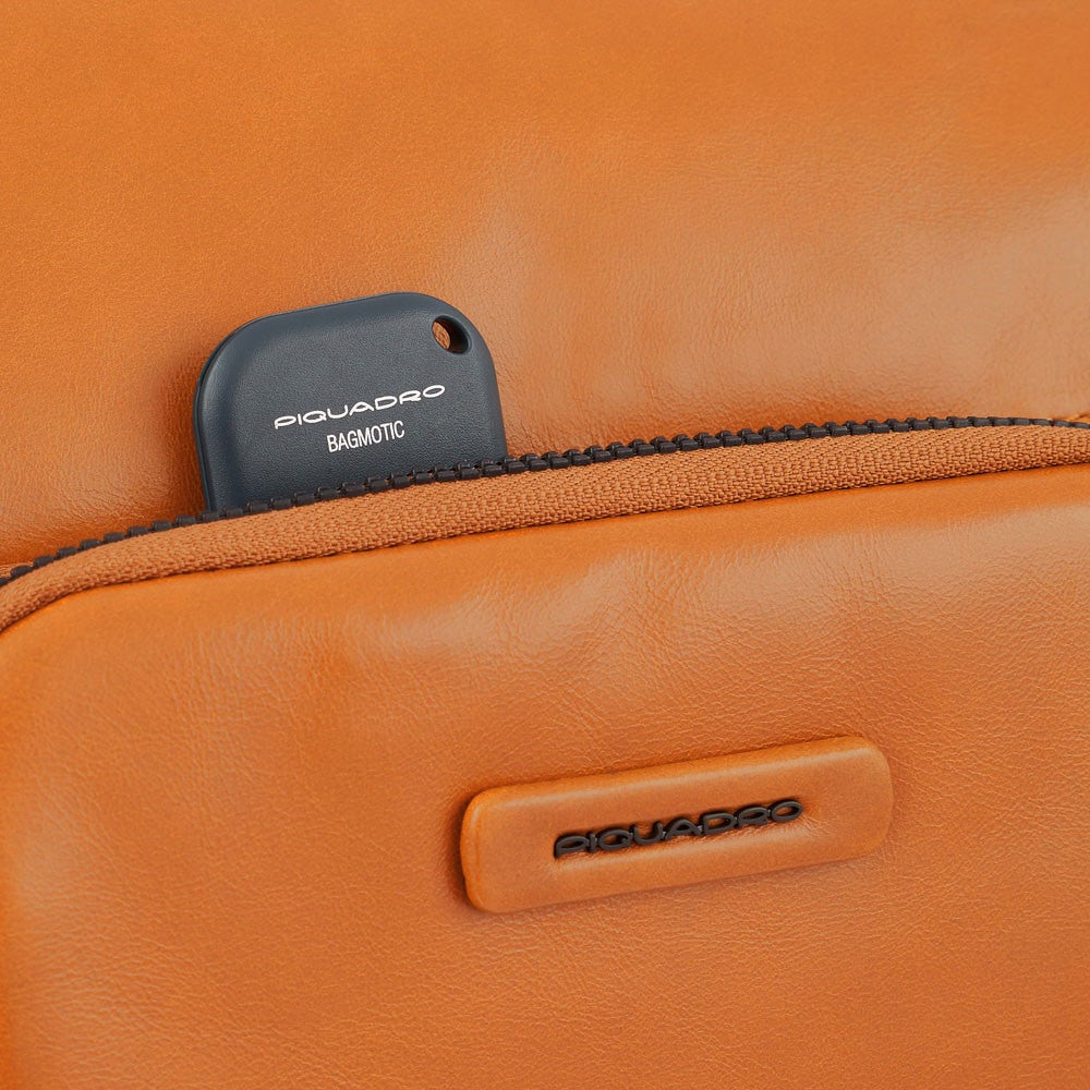 Piquadro CA5381B2V - Zaino Porta Computer Con Porta Bottiglia/Ombrello Sabbia Sahara