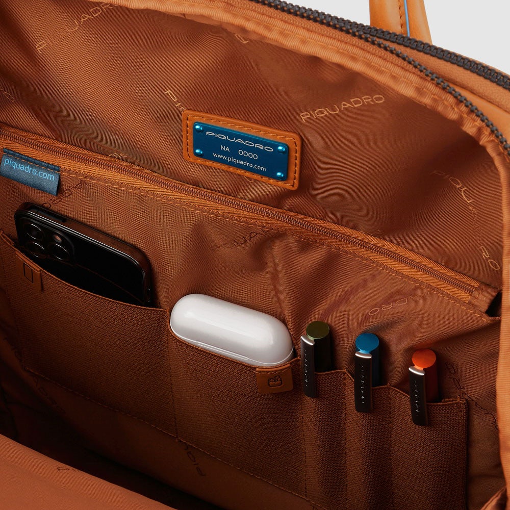 Piquadro CA5381B2V - Zaino Porta Computer Con Porta Bottiglia/Ombrello Sabbia Sahara