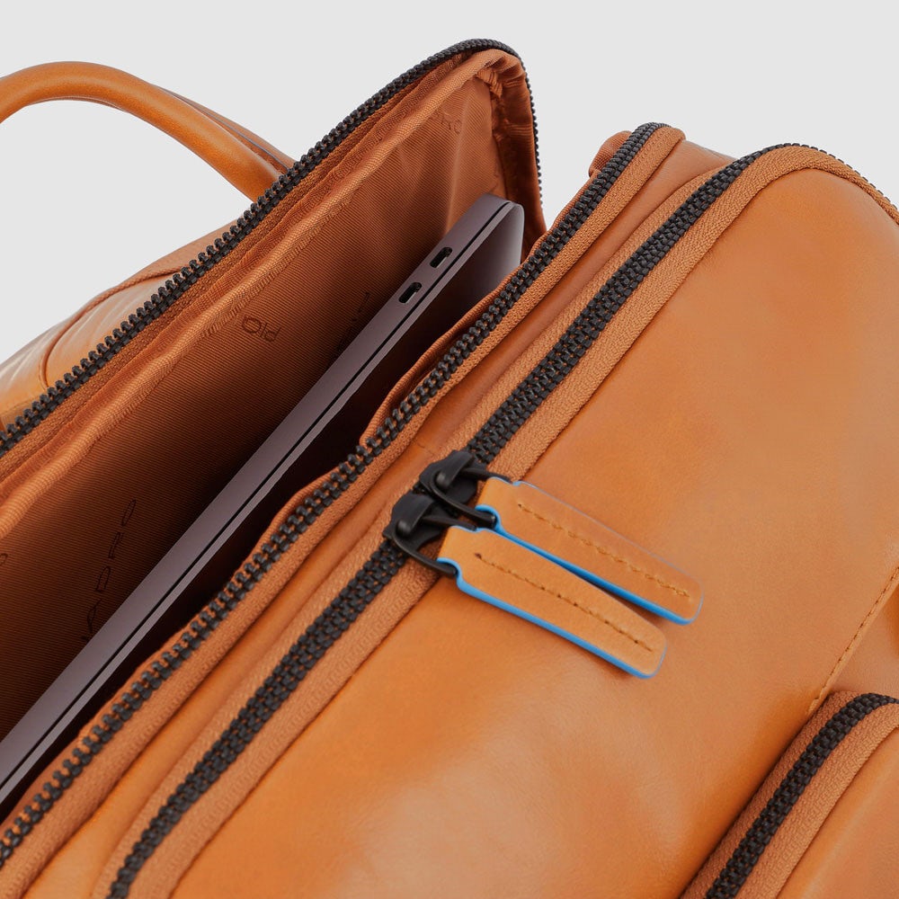 Piquadro CA5381B2V - Zaino Porta Computer Con Porta Bottiglia/Ombrello Sabbia Sahara